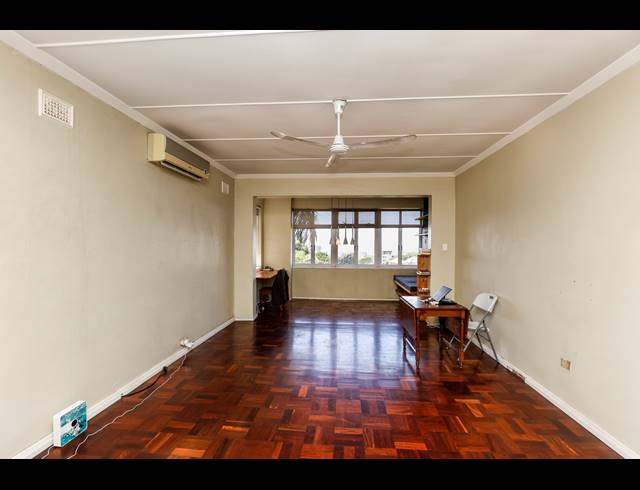 2.5 BEDROOM APARTMENT FOR SALE IN GLENWOOD